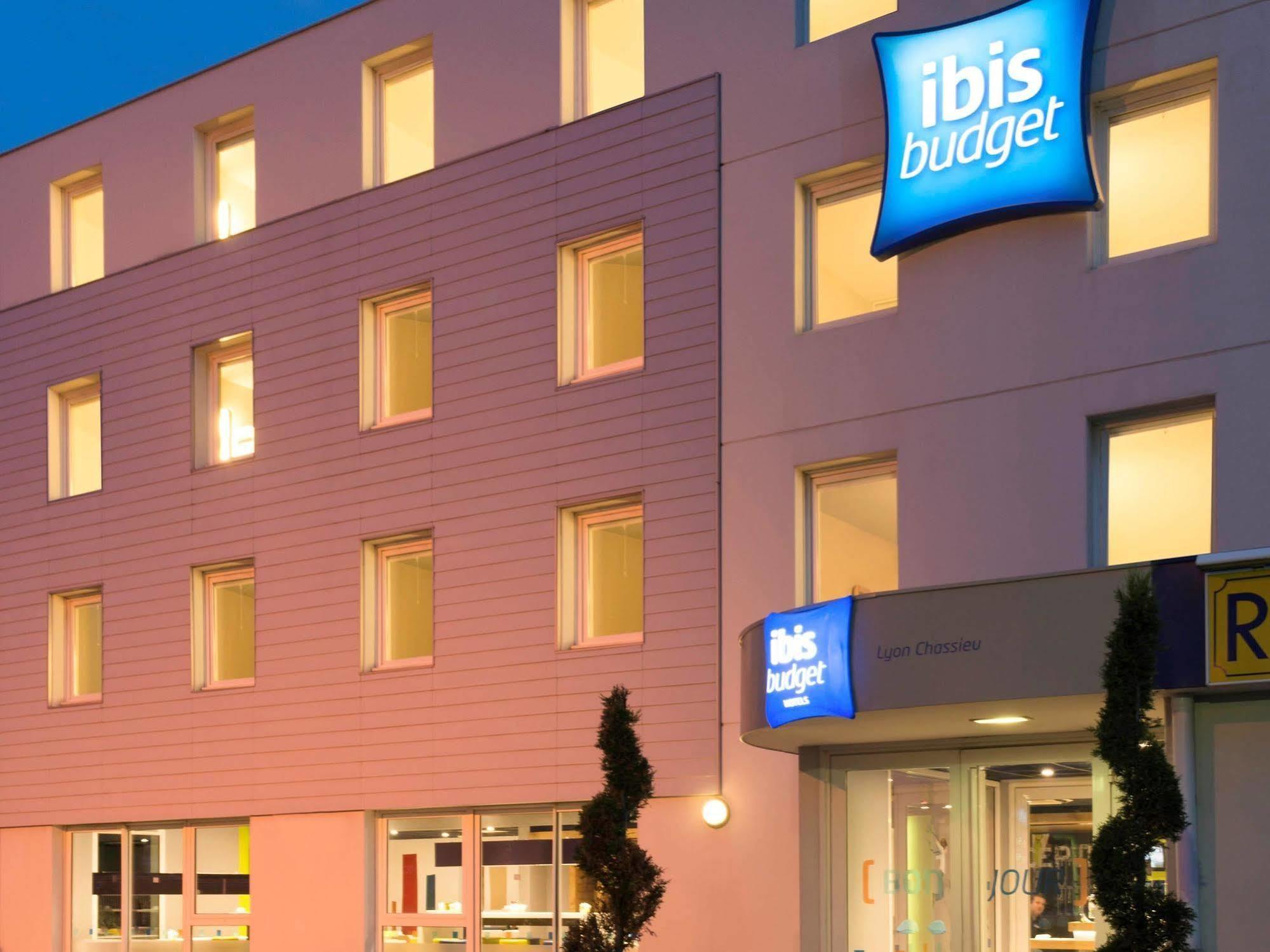 Hotel Ibis Budget Lyon Eurexpo - Chassieu Exterior foto